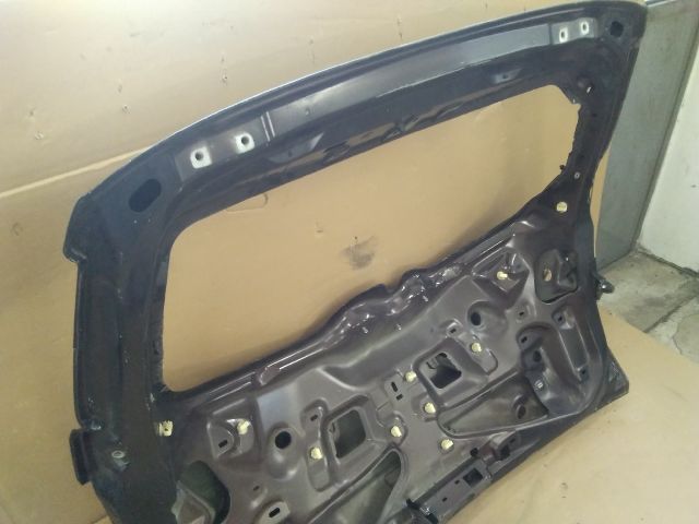 bontott RENAULT MEGANE III Csomagtérajtó (Üres lemez)