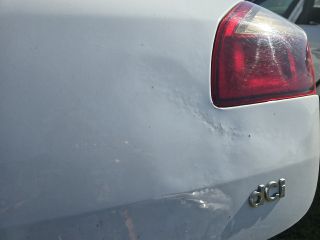 bontott RENAULT MEGANE III Csomagtérajtó (Üres lemez)