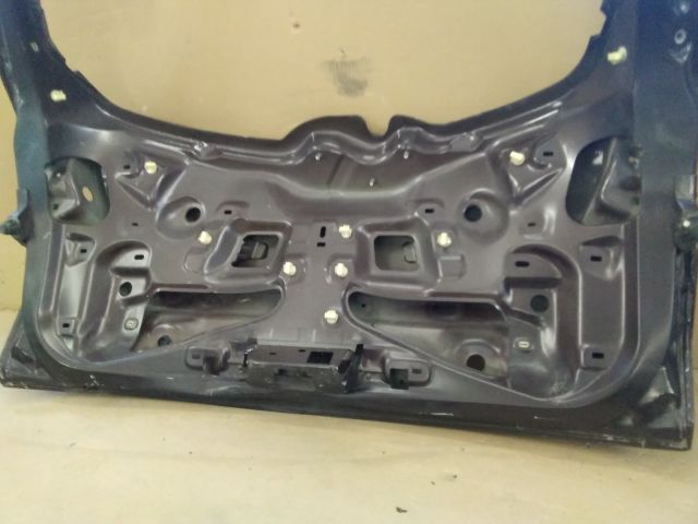 bontott RENAULT MEGANE III Csomagtérajtó (Üres lemez)