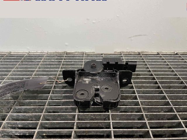 bontott RENAULT MEGANE III Csomagtérajtó Ütköző