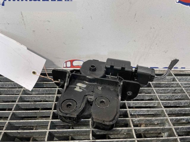 bontott RENAULT MEGANE III Csomagtérajtó Ütköző