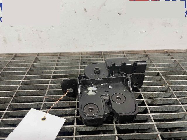 bontott RENAULT MEGANE III Csomagtérajtó Ütköző