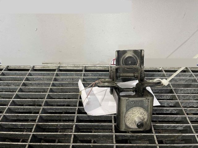 bontott RENAULT MEGANE III Csomagtérajtó Zsanér