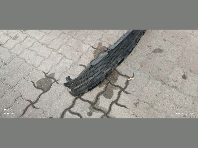 bontott RENAULT MEGANE III Első Lökhárító Alsó Középső Díszrács