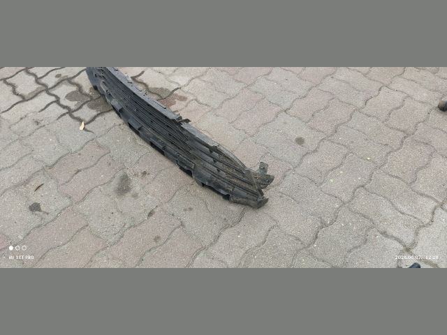 bontott RENAULT MEGANE III Első Lökhárító Alsó Középső Díszrács