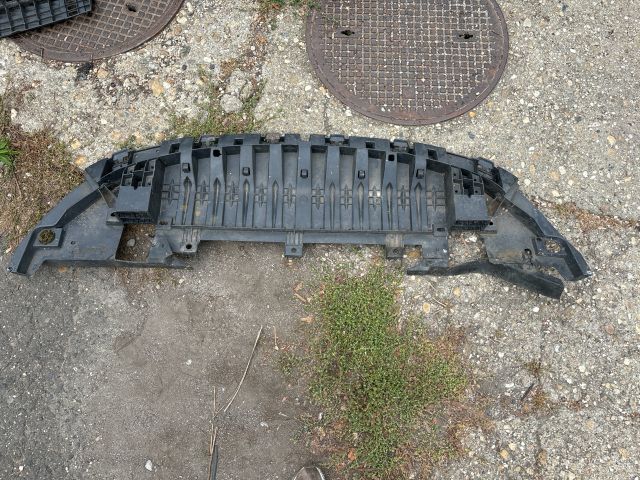 bontott RENAULT MEGANE III Első Lökhárító Alsó (Műanyag)