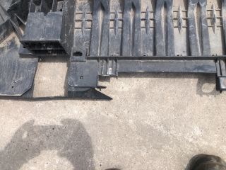 bontott RENAULT MEGANE III Első Lökhárító Alsó (Műanyag)