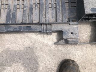 bontott RENAULT MEGANE III Első Lökhárító Alsó (Műanyag)