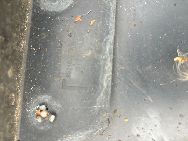 bontott RENAULT MEGANE III Első Lökhárító Alsó (Műanyag)