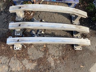 bontott RENAULT MEGANE III Első Lökhárító Merevítő (Fém)