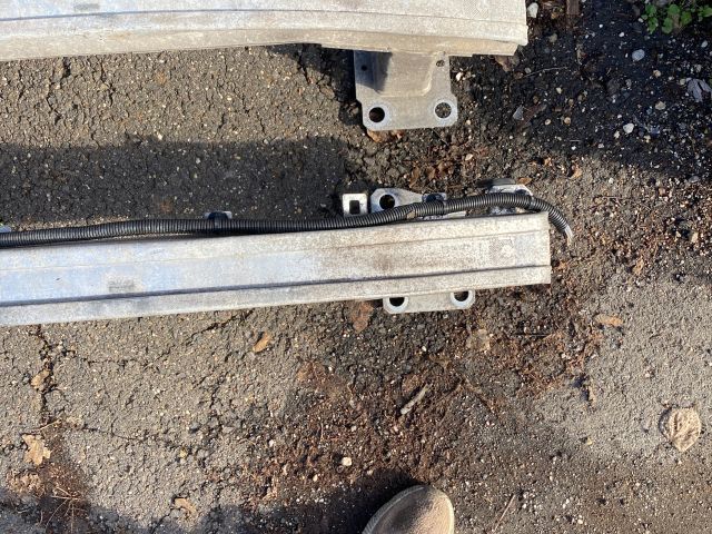 bontott RENAULT MEGANE III Első Lökhárító Merevítő (Fém)