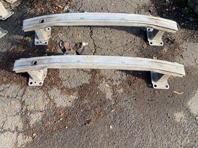 bontott RENAULT MEGANE III Első Lökhárító Merevítő (Fém)