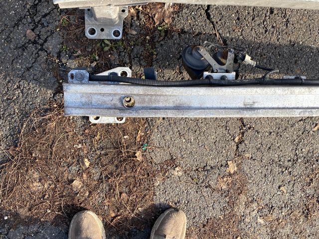 bontott RENAULT MEGANE III Első Lökhárító Merevítő (Fém)