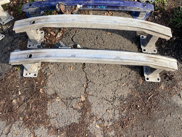 bontott RENAULT MEGANE III Első Lökhárító Merevítő (Fém)