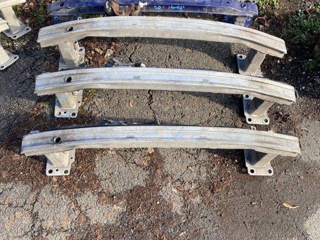 bontott RENAULT MEGANE III Első Lökhárító Merevítő (Fém)