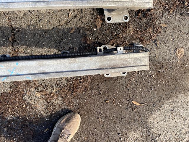 bontott RENAULT MEGANE III Első Lökhárító Merevítő (Fém)