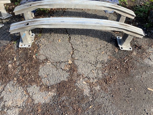 bontott RENAULT MEGANE III Első Lökhárító Merevítő (Fém)