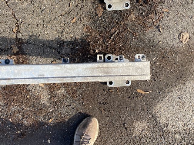 bontott RENAULT MEGANE III Első Lökhárító Merevítő (Fém)