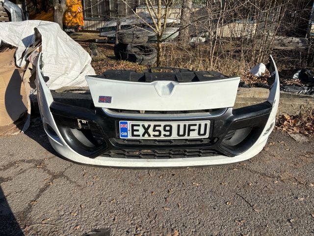 bontott RENAULT MEGANE III Első Lökhárító (Részeivel)