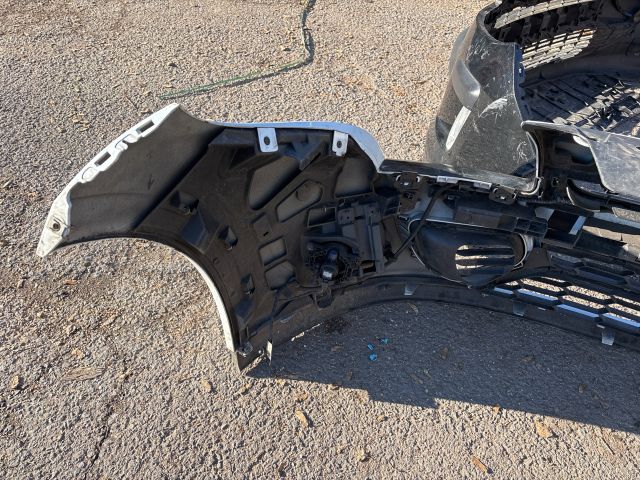 bontott RENAULT MEGANE III Első Lökhárító (Részeivel)