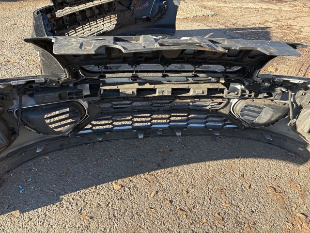 bontott RENAULT MEGANE III Első Lökhárító (Részeivel)