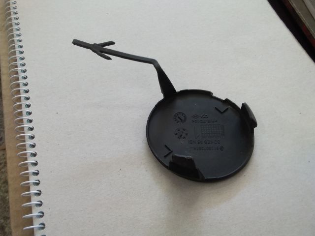 bontott RENAULT MEGANE III Első Vonószem Burkolat