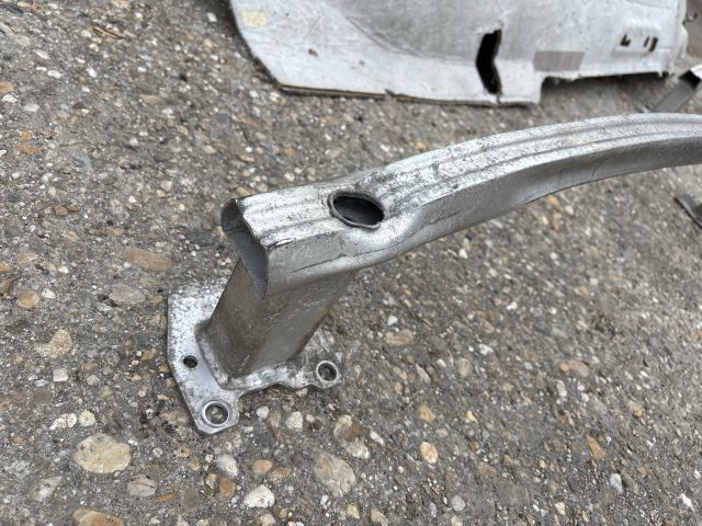 bontott RENAULT MEGANE III Hátsó Lökhárító Merevítő (Fém)