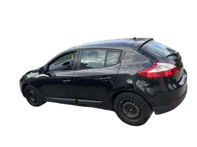 bontott RENAULT MEGANE III Hátsó Lökhárító (Üresen)