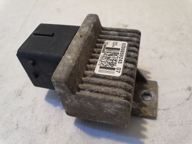 bontott RENAULT MEGANE III Izzító Relé