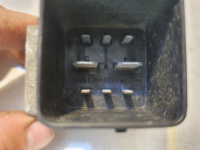 bontott RENAULT MEGANE III Izzító Relé