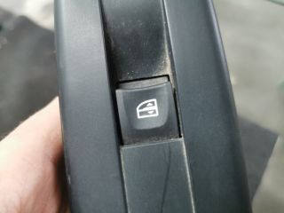 bontott RENAULT MEGANE III Jobb első Ablakemelő Kapcsoló