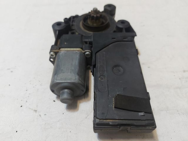 bontott RENAULT MEGANE III Jobb első Ablakemelő Motor