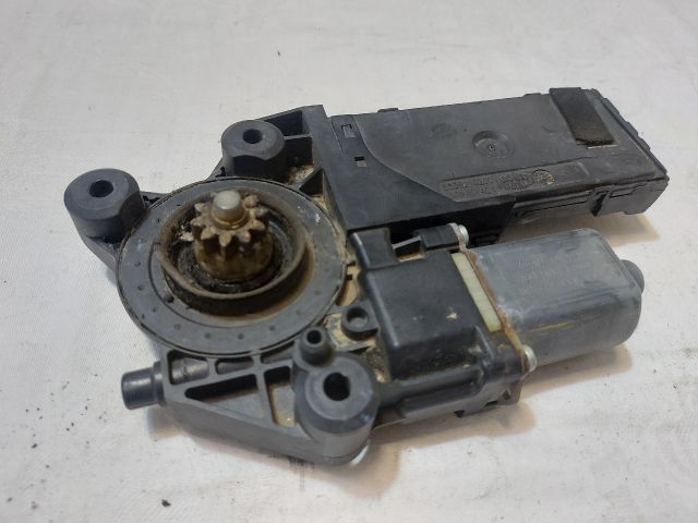 bontott RENAULT MEGANE III Jobb első Ablakemelő Motor