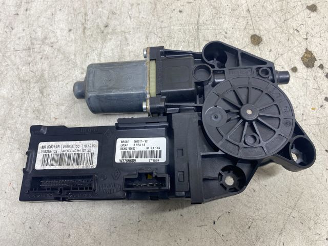 bontott RENAULT MEGANE III Jobb első Ablakemelő Motor
