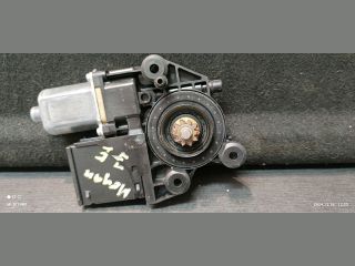 bontott RENAULT MEGANE III Jobb első Ablakemelő Motor