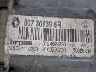bontott RENAULT MEGANE III Jobb első Ablakemelő Motor