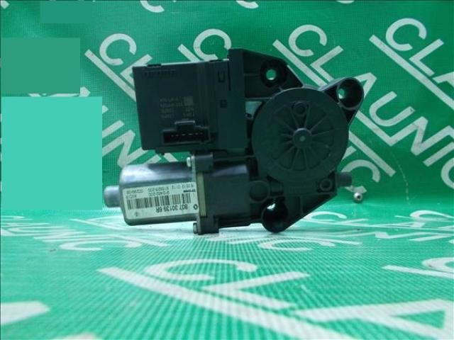 bontott RENAULT MEGANE III Jobb első Ablakemelő Motor