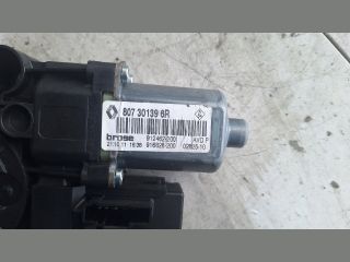 bontott RENAULT MEGANE III Jobb első Ablakemelő Motor