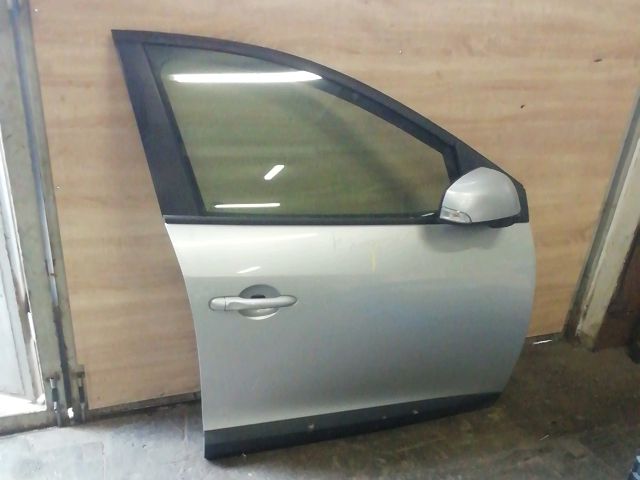 bontott RENAULT MEGANE III Jobb első Ajtó (Üres lemez)