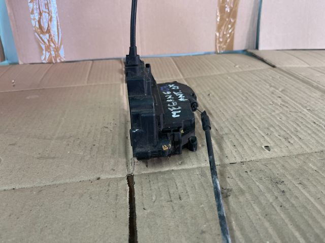 bontott RENAULT MEGANE III Jobb első Ajtózár