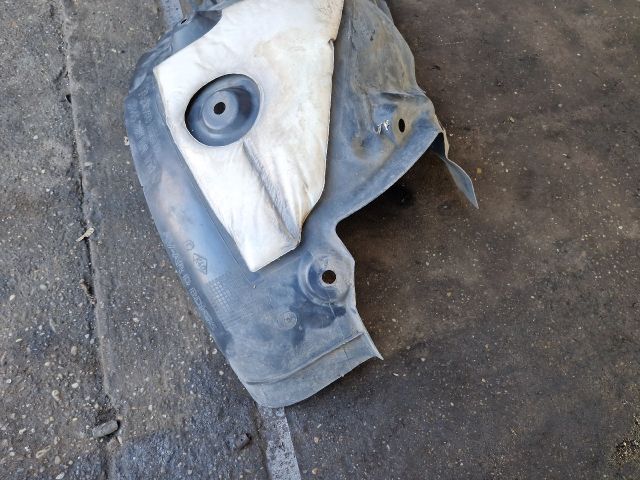 bontott RENAULT MEGANE III Jobb első Hátsó Dobbetét (Kerékjárati, Műanyag)