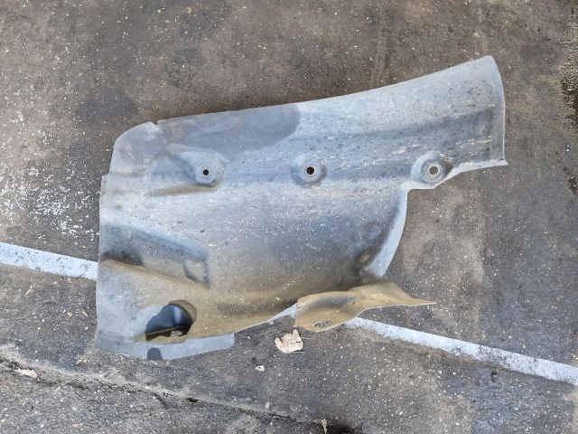 bontott RENAULT MEGANE III Jobb első Hátsó Dobbetét (Kerékjárati, Műanyag)