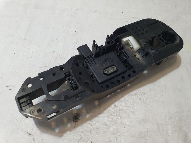 bontott RENAULT MEGANE III Jobb első Külső Kilincsfészek