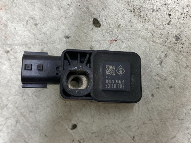 bontott RENAULT MEGANE III Jobb első Oldal Ütközés Érzékelő