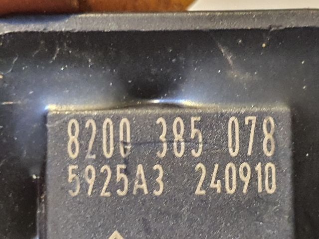 bontott RENAULT MEGANE III Jobb első Oldal Ütközés Érzékelő