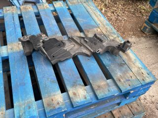 bontott RENAULT MEGANE III Jobb Fényszóró Tartó