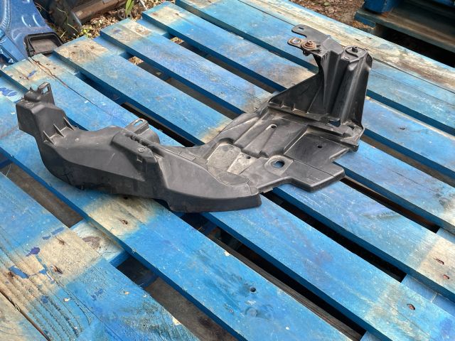 bontott RENAULT MEGANE III Jobb Fényszóró Tartó