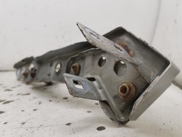 bontott RENAULT MEGANE III Jobb Fényszóró Tartó