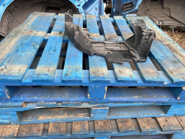 bontott RENAULT MEGANE III Jobb Fényszóró Tartó