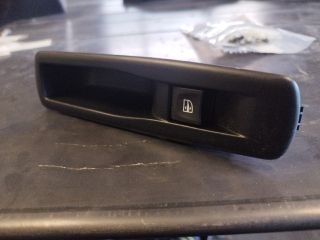 bontott RENAULT MEGANE III Jobb hátsó Ablakemelő Kapcsoló